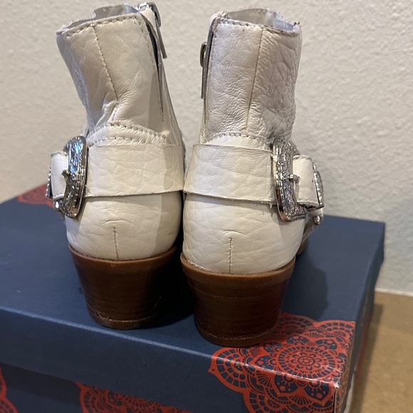 Carlos by Carlos Santana White Embellished Ankle Boots - Picture 3 of 10